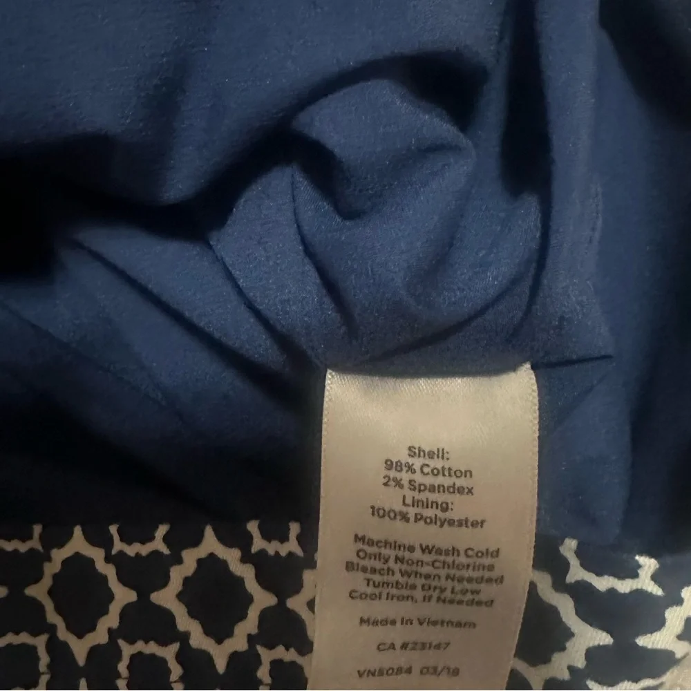 Women’s TALBOTS BATIK DIAMOND A-LINE‎ Navy Blue White SKIRT. Size 10.